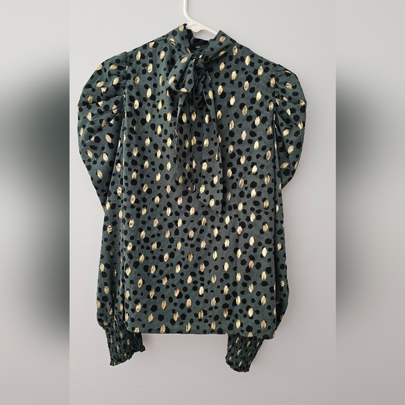 Women's Blouse - Picture 2 of 2